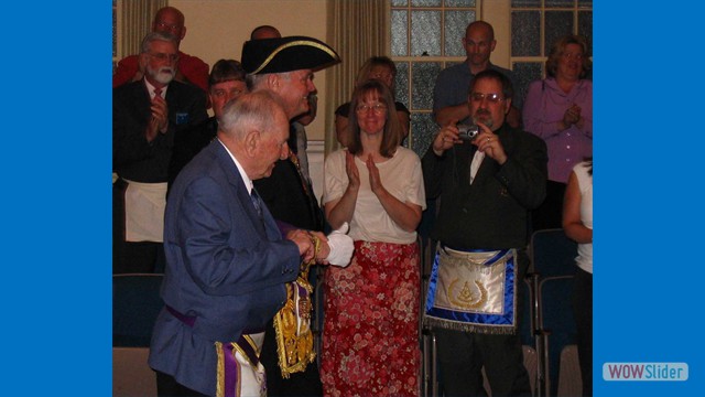 frank-bartlett-escorted-by-GM frank-bartlett-escorted-by-GM